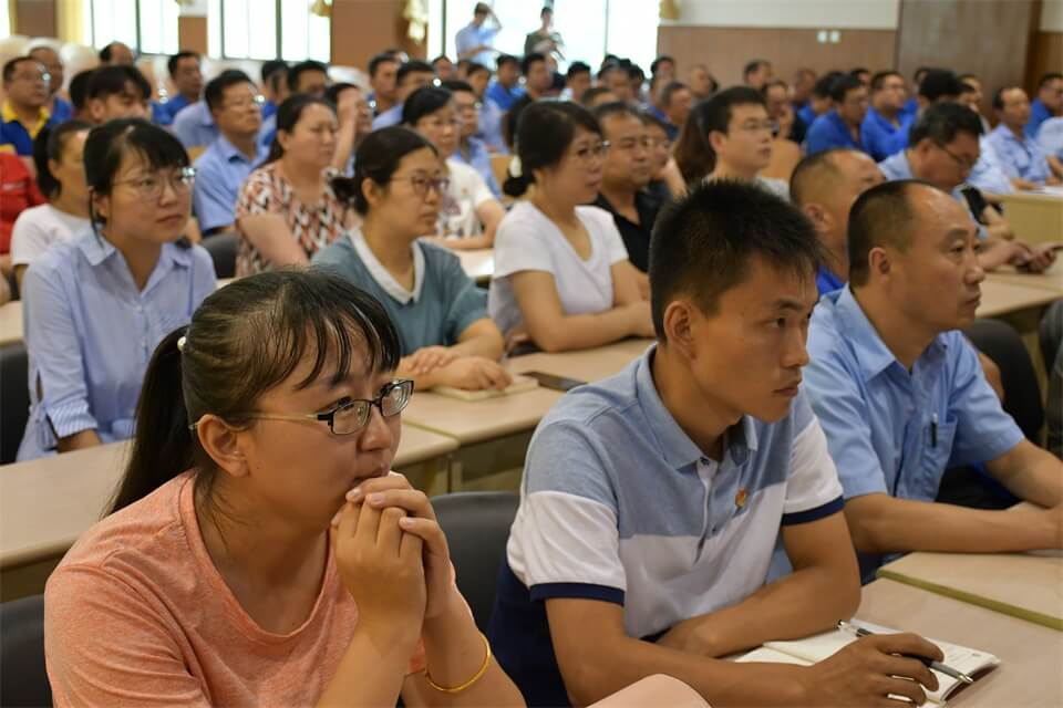 聆聽先進事跡，激發(fā)工作熱情(圖5)